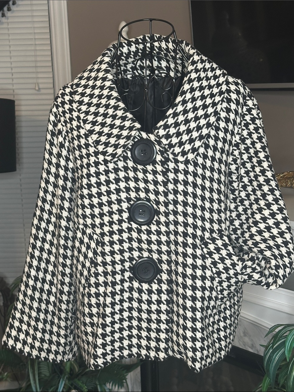 Lapis Houndstooth Pea Coat in Black & White